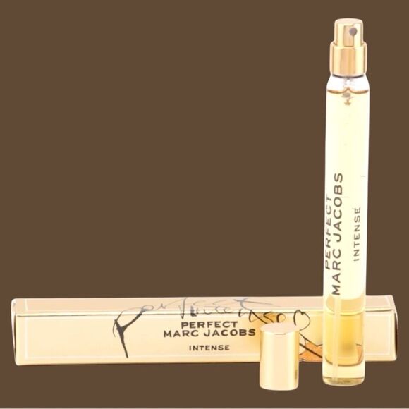 Marc Jacobs Perfect Intense
Travel Spray - Luxurious Elegance in Your Po… - Picture 5 of 17